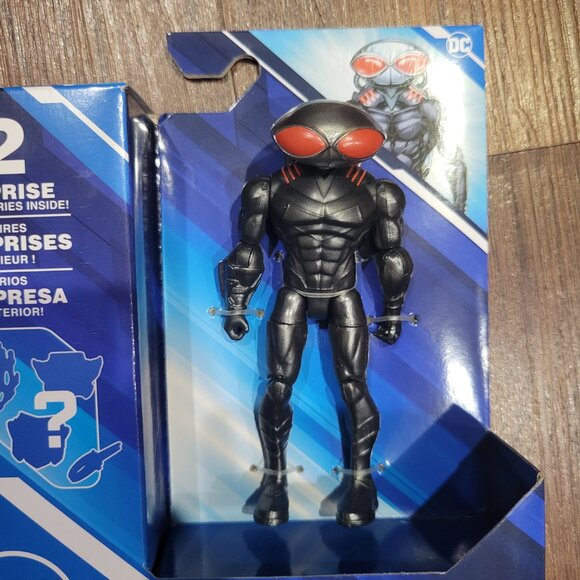 DC Black Manta Action Figure with 2 Surprise Accessories Included - Picture 2 of 4